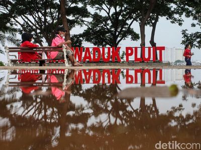 Menghabiskan Sore di Taman Kota Waduk Pluit