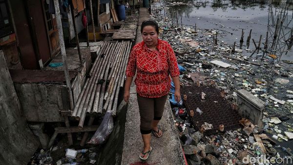 Potret Permukiman Kumuh di Balik Gedung Pencakar Langit Jakarta