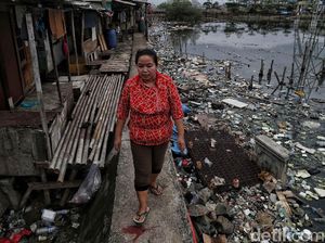 Potret Permukiman Kumuh di Balik Gedung Pencakar Langit Jakarta
