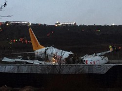Pesawat Terbelah Tiga di Bandara Istanbul, 3 Orang Tewas dan 179 Luka