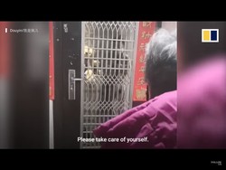 Penuh Haru, Agar Tak Tertular Virus Corona Dokter Larang Ibunya Menjenguknya