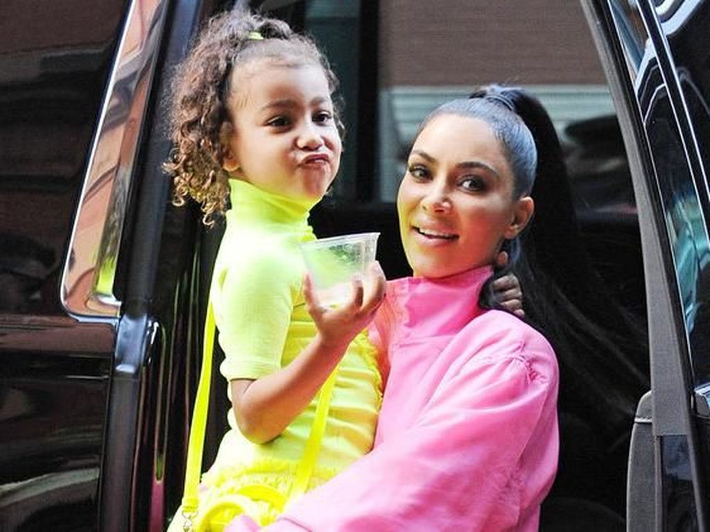 Anggap North West Punya Obsesi Aneh, Kim Kardashian Mengaku Takut Anggap North West Punya Obsesi Aneh, Kim Kardashian Mengaku Takut