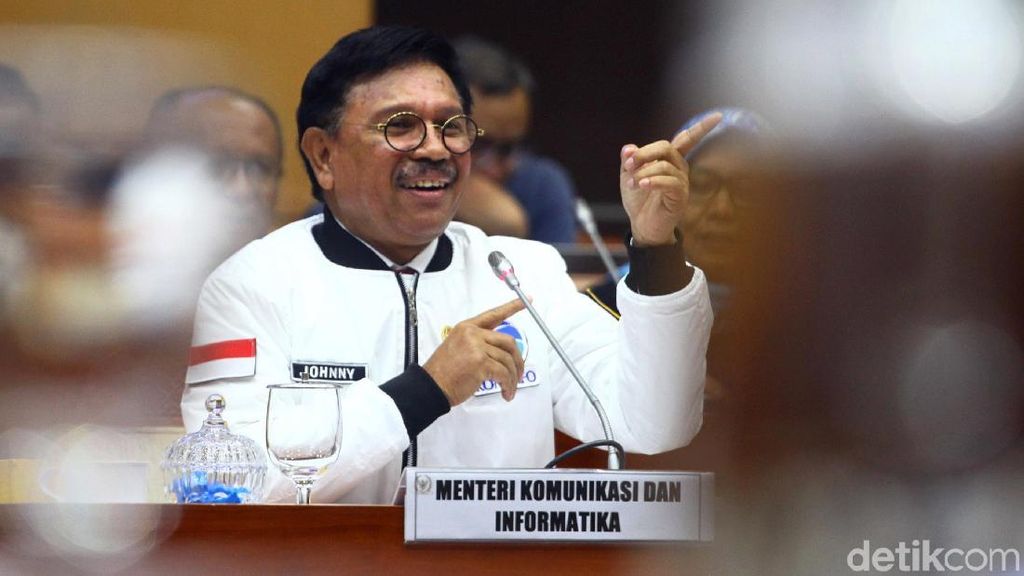 Ekspresi Menkominfo Saat Indonesia Tak Jadi Merdeka Sinyal 2020 Ekspresi Menkominfo Saat Indonesia Tak Jadi Merdeka Sinyal 2020