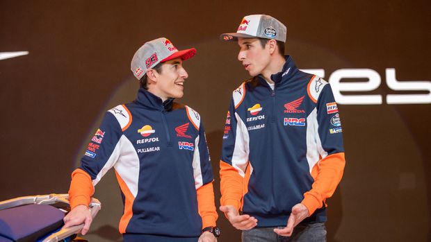 MotoGP World Champion Marc Marquez (L) and his brother Alex Marquez (R), Moto2 champion, attend the Repsol Honda Team's official presentation for the upcoming 2020 Motorcyle Grand Prix season in Jakarta on February 4, 2020.Alex Marquez was announced as the successor to retired Jorge Lorenzo to team up with his older brother and reigning top-class world champion Marc.BAY ISMOYO / AFP