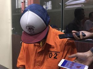 Pengakuan Muncikari Prostitusi Online yang Digerebek Polisi-Andre Rosiade Pengakuan Muncikari Prostitusi Online yang Digerebek Polisi-Andre Rosiade