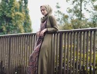 5 Model Hijab Terbaru yang Menarik Bunda Coba, Pashmina Kembali Ngetren