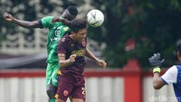 Namun, PSM mampu lebih efektif dengan melesakkan gol lewat sundulan Yakob Sayuri di menit ke-65.