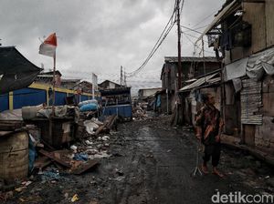 Setengah Miliar Orang Diprediksi Jatuh Miskin, Istana Buka Suara