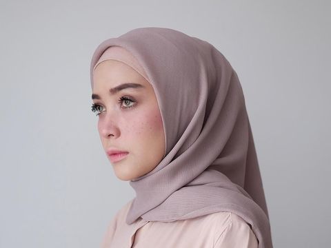 10 Recommended Hijab Materials Suitable for Graduations