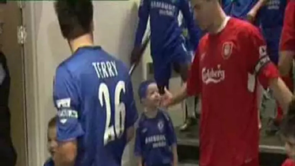 Jake Nickless dulu pernah nge-prank Steven Gerrard saat masih kecil (Istimewa)