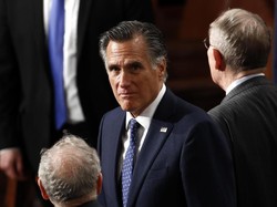 Kisah Mitt Romney, Satu-satunya Senator Republik yang Melawan Trump di Senat