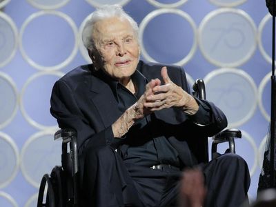 Kirk Douglas Meninggal di Usia 103 Tahun, Ini Penampilannya di Berbagai Film