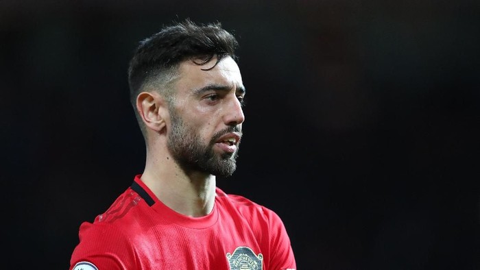 MANCHESTER, ENGLAND - FEBRUARY 01:  Bruno Fernandes of Manchester United looks on during the Premier League match between Manchester United and Wolverhampton Wanderers at Old Trafford on February 01, 2020 in Manchester, United Kingdom. (Photo by Alex Livesey/Getty Images)