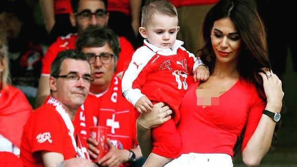 Foto: Model yang Jadi Kontroversi Setelah Sebut Banyak Pesepakbola Gay