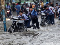 Jangan Lupa, PNS Kena Banjir Boleh Cuti 1 Bulan