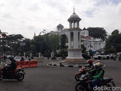 Patung Harimau di Bandung Loncat Diduga Dirusak Orang Gila