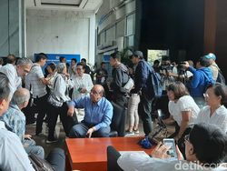 Puluhan Nasabah Jiwasraya Geruduk Kantor Sri Mulyani