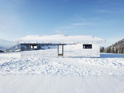 Keren Banget! Potret Rumah Kaca Nan Elok di Swiss