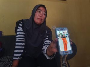 Warga Bekasi Ini Siapkan Kejutan Sambut Kepulangan Anaknya dari Natuna