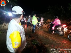 Sempat Tertutup Material Longsor, Jalur Wonosobo-Purworejo Kembali Dibuka