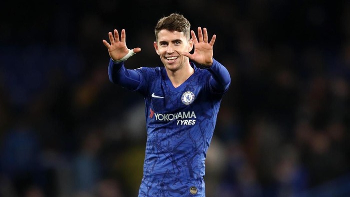 LONDON, ENGLAND - JANUARY 11: Jorginho of Chelsea acknowledges the fans after his sides victory in the Premier League match between Chelsea FC and Burnley FC at Stamford Bridge on January 11, 2020 in London, United Kingdom. (Photo by Bryn Lennon/Getty Images )