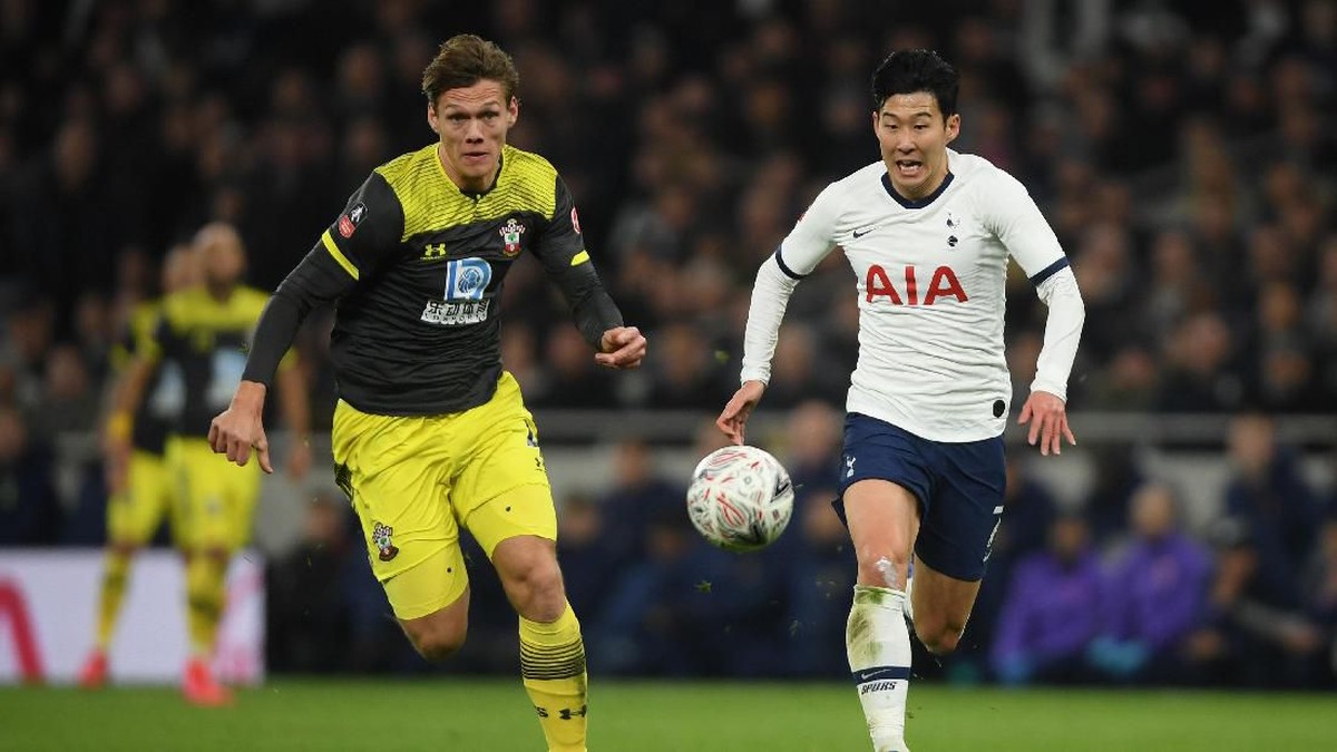 Manajer Tottenham Jose Mourinho menilai Southampton bermain lebih baik daripada timnya. (Foto: Mike Hewitt / Getty Images)