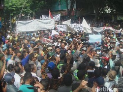 Petambak Lamongan Protes Kelangkaan Pupuk, Ketua DPRD Diajak Longmarch