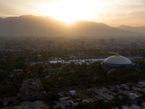Formula E Jakarta Tak Boleh di Monas, Negara Lain Kayak Apa?