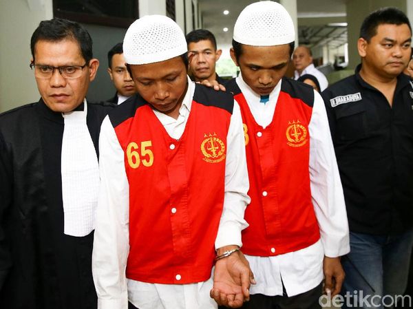 Dua Eksekutor Pembunuh Pupung-Dana Tertunduk Lesu di Persidangan