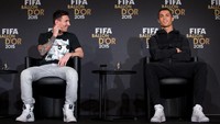 PSG bisa saja menduetkan Cristiano Ronaldo dan Lionel Messi. Apakah mimpi liar itu mungkin terjadi? (Philipp Schmidli/Getty Images)