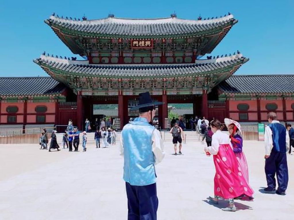Wisata Ala Drama Korea di Istana Gyeongbok