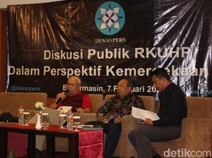Bagir Manan: Wartawan Harus Beretika dan Beri Contoh Baik Bagir Manan: Wartawan Harus Beretika dan Beri Contoh Baik