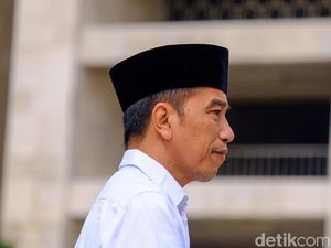 Sikap Politik Jokowi: UUD 45 Amandemen I Masterpiece Demokrasi-Reformasi Sikap Politik Jokowi: UUD 45 Amandemen I Masterpiece Demokrasi-Reformasi