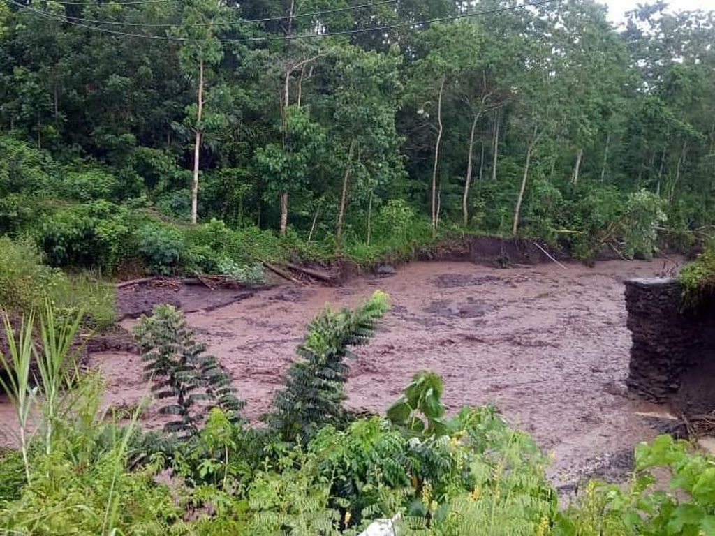 Banjir Terjang Karangasem Bali Banjir Terjang Karangasem Bali