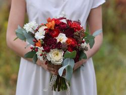 10 Jenis Bunga Populer untuk Dekorasi Pernikahan dan Maknanya