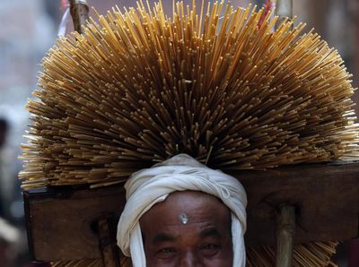 Tradisi Jerami Pembawa Berkah di Nepal