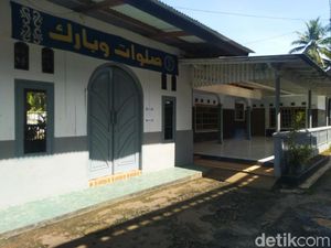 Suami yang Menikah Diantar Istri Pimpinan Ponpes Cijeungjing Ciamis Suami yang Menikah Diantar Istri Pimpinan Ponpes Cijeungjing Ciamis