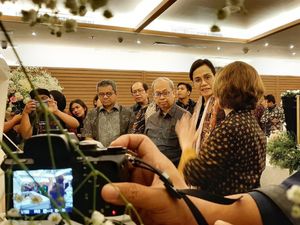 Sri Mulyani Melayat JB Sumarlin di Rumah Duka Sri Mulyani Melayat JB Sumarlin di Rumah Duka