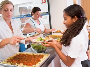 Kisah Penjaga Kantin yang Jual Narkoba hingga Menikam Teman