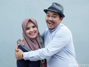Keep Smile! Indra Bekti dan Istri Ikhlas Bayi Tabungnya Gagal Keep Smile! Indra Bekti dan Istri Ikhlas Bayi Tabungnya Gagal