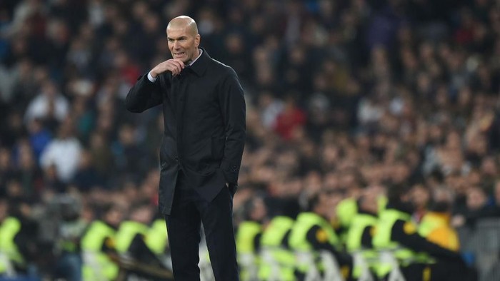MADRID, SPAIN - FEBRUARY 06: Zinedine Zidane, manager of Real Madrid reacts during the Copa del Rey Quarter Final at Estadio Santiago Bernabeu on February 06, 2020 in Madrid, Spain. (Photo by Denis Doyle/Getty Images)