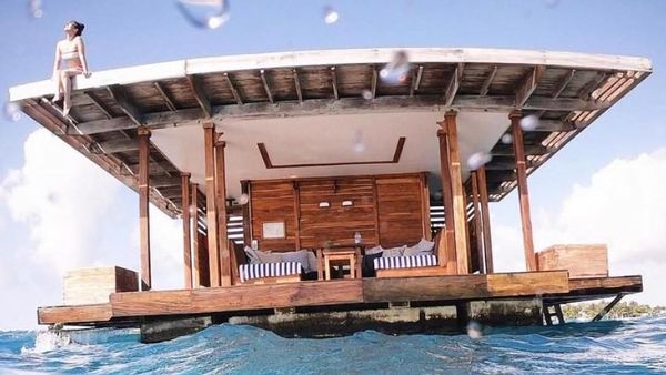 Foto: Indahnya Hotel Apung yang Sediakan Kamar Bawah Laut