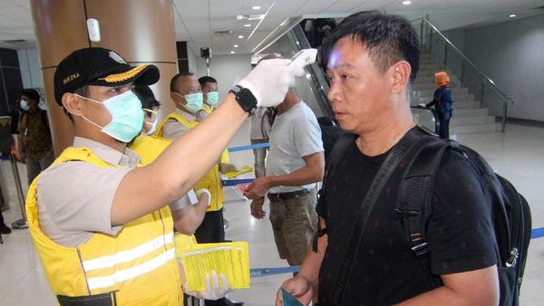 Potret Perjuangan Menangkal Masuknya Virus Corona ke RI