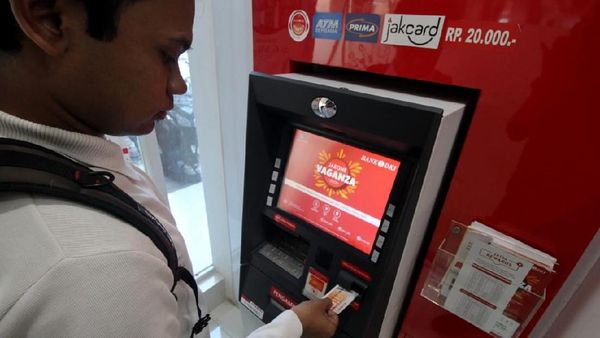 Hari Gini! Masih Ada ATM Pecahan Rp 20.000 Lho