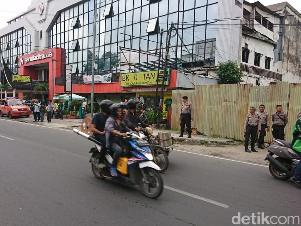 Penyobek-Pembuang Lembaran Al-Quran di Medan Didakwa Pasal Penodaan Agama Penyobek-Pembuang Lembaran Al-Quran di Medan Didakwa Pasal Penodaan Agama