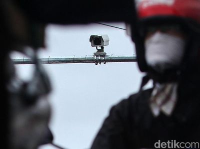 Kamera Tilang Elektronik Plototi Pengendara Nakal di Gajah Mada