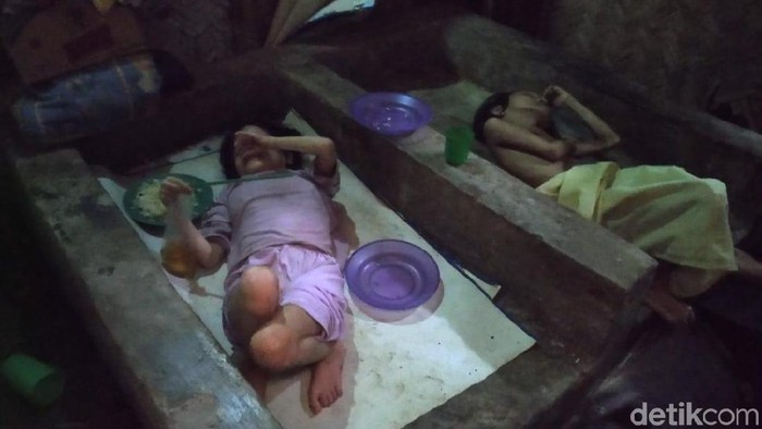 anak buta dan lumpuh di jember anak buta dan lumpuh di jember