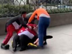 Viral Minnie Mouse Tonjok-tonjokan dengan Sekuriti Disneyland