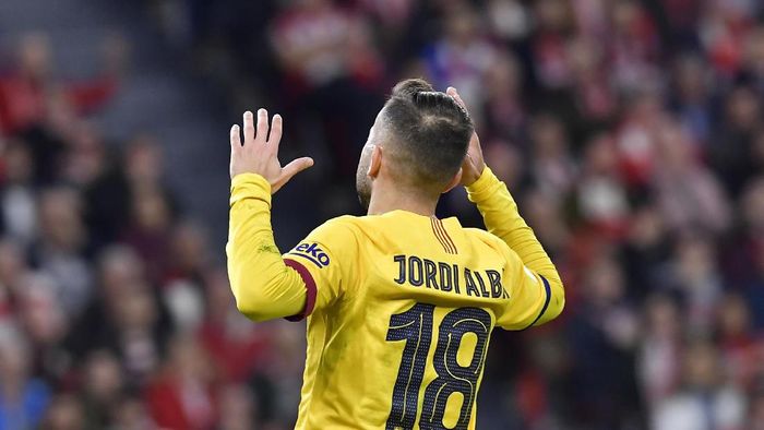 Barcelonas Jordi Alba reacts after a missed scoring opportunity during the Spanish Copa del Rey, quarter final, soccer match between Athletic Bilbao and Barcelona at San Mames stadium in Bilbao, Spain, Thursday, Feb. 6, 2020. (AP Photo/Alvaro Barrientos)