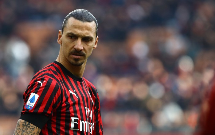 MILAN, ITALY - JANUARY 19:  Zlatan Ibrahimovic of AC Milan looks on during the Serie A match between AC Milan and Udinese Calcio at Stadio Giuseppe Meazza on January 19, 2020 in Milan, Italy.  (Photo by Marco Luzzani/Getty Images)